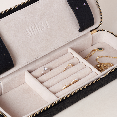 MIDI34 COFFRET VOYAGE FAUX CUIR NOIR & DÉTAILS DORES