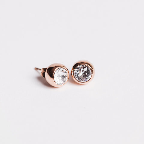 BOUCLES D’OREILLES BEZEL CRISTAL COLLECTION XO
