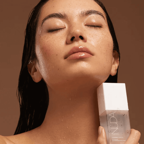 Cloudmist Express Eau auto-bronzante express pour le visage