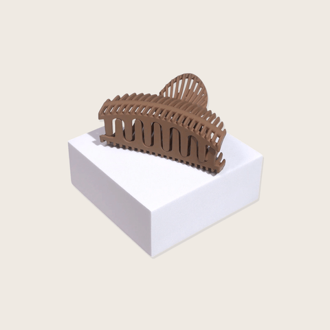 PLUG by Must52 Seashell Hair Clip Tan