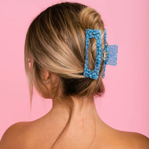 Pince à griffe bleue Pixie Woo pour cheveux, avec dents métalliques, idéale pour coiffer et fixer les cheveux.