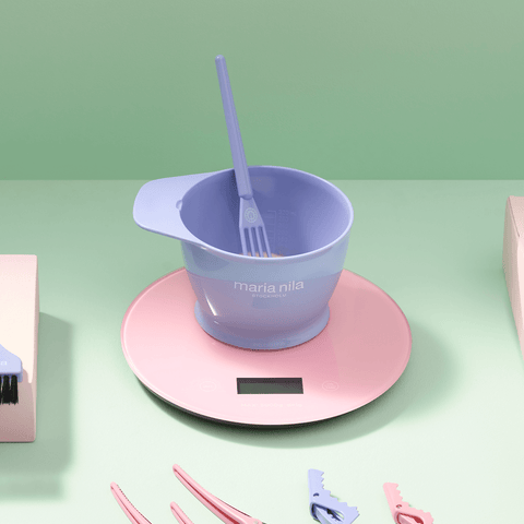 Bol à mélanger Maria Nila en plastique blanc pour produits capillaires, idéal pour la préparation et la manipulation.