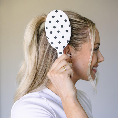 Brosse de polissage Framar à pois noir et blanc, outil professionnel pour styliser et lisser les cheveux.