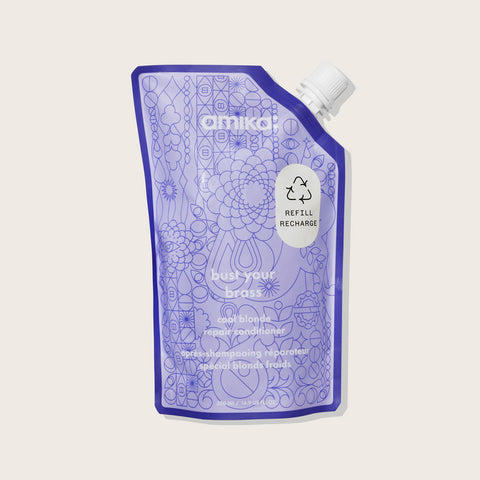 Revitalisant neutralisant pour cheveux Amika Bust Your Brass, recharge de 500 ml, contenant un liquide violet pour neutraliser les reflets jaunes