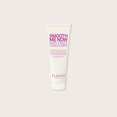 Revitalisant lissant pour cheveux Eleven Australia Smooth Me Now, flacon de 50 ml avec étiquette visible.