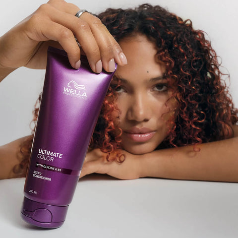 Revitalisant capillaire Wella Professionals Ultimate Color anti-porosité, 200 ml, pour renforcer et protéger les cheveux colorés.