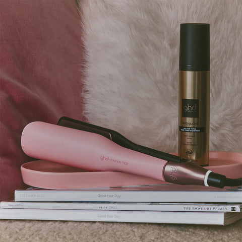 Lisseur GHD Max Rose Édition Limitée avec plaques larges pour cheveux épais, finition rose élégante, vue de face.