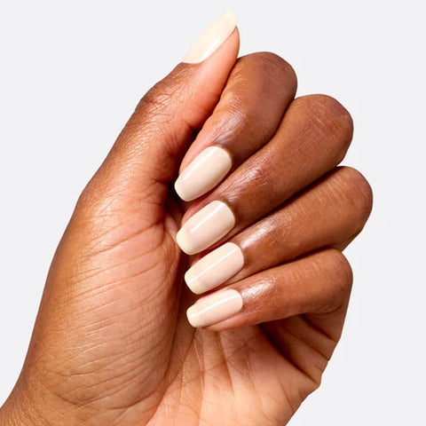 Verre à ongles OPI GELCOLOR Throw Me a Wink avec finition brillante, couleur rose pâle, pour beauté des ongles.