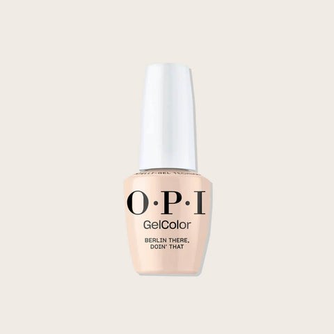 Verre à ongles OPI GELCOLOR Berlin There, Doin’ That avec finition gel brillante, posé sur une surface neutre.