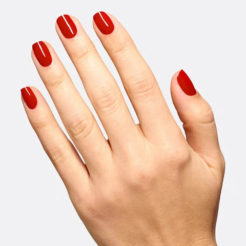 Vernis à ongles GELCOLOR OPI Vodka & Caviar, fini brillant, appliqué sur des ongles longs et soignés.