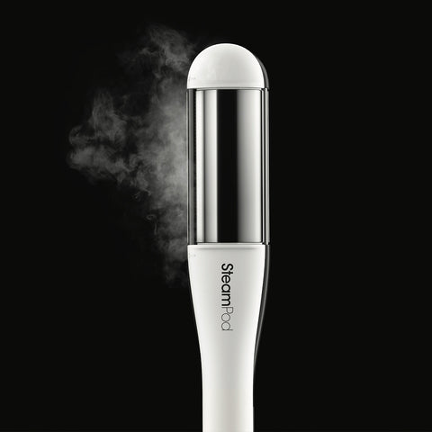 Fer à vapeur L'Oréal Professionnel SteamPod 4 pour coiffure, en plastique blanc avec poignée ergonomique.
