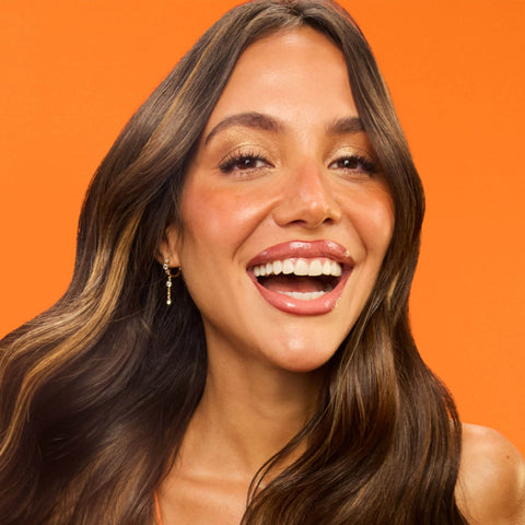 Spray sans rinçage Matrix Mega Sleek Iron Smoother pour cheveux, flacon de 250 ml, texture lisse et brillante