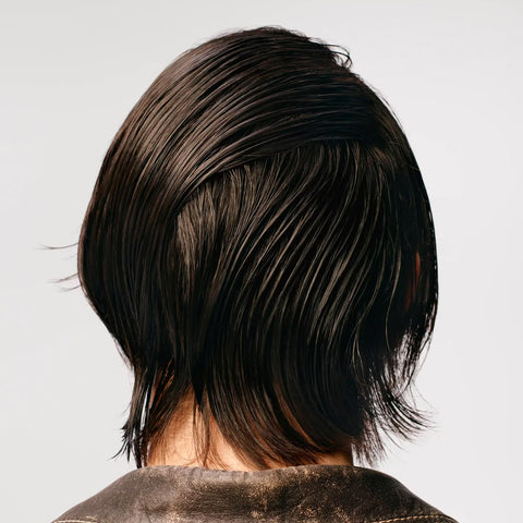 Gel coiffant Sebastian tenue ferme Forte 200 ml, texture transparente et finition brillante pour cheveux stylés.