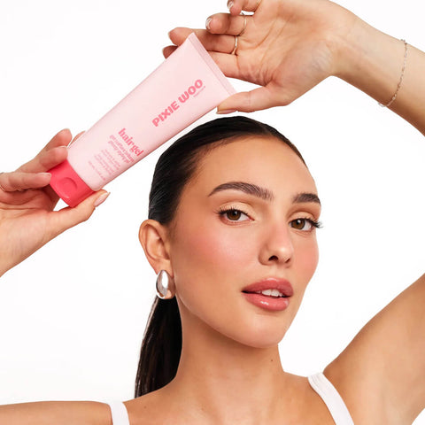 Gel coiffant pour cheveux Pixie Woo Coco Cherry 150 ml, texture légère et parfumée pour une coiffure élégante.