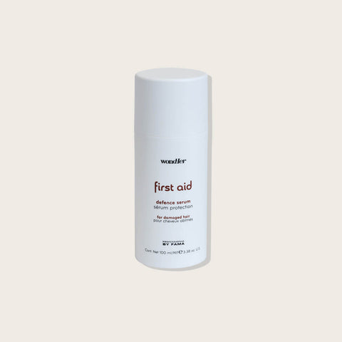 Sérum capillaire Professional By Fama WONDHER First Aid Defense, soin protecteur pour cheveux en flacon de 100 ml.