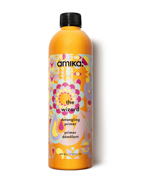 Primer démêlant pour cheveux AMIKA The Wizard, 500 ml, fluide léger pour faciliter le coiffage et démêler les cheveux en douceur.