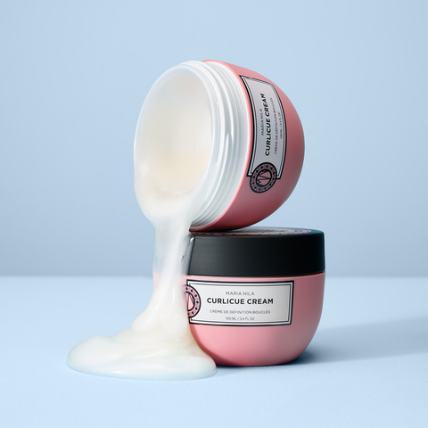 Crème de définition Curlicue de Maria Nila pour cheveux bouclés, texture légère et maintien des boucles, 100 ml