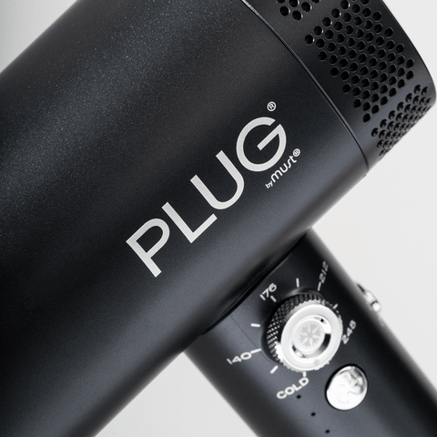 Sèche-cheveux hypersonique Plug by Must52 Sirocco avec diffuseur et design moderne, vue de face.