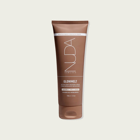 Crème bronzante instantanée Glowmelt de Nuda pour une peau lumineuse et éclatante, 130 ml, texture crémeuse et facile à appliquer.