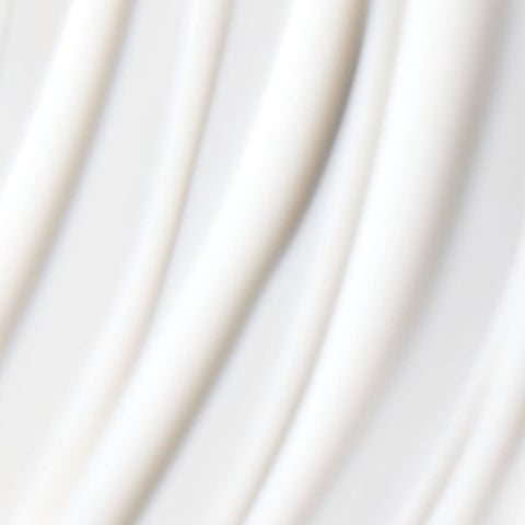 Lait autobronzant progressif Silkmilk de Nuda pour un teint éclatant, flacon de 240 ml, produit de beauté pour la peau.