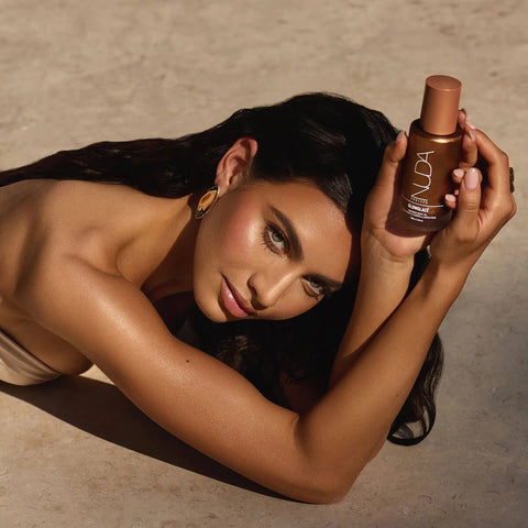 Huile sèche scintillante pour les ongles NUDA GlowGlacé, finition brillante et éclatante, flacon de 100 ml, soin de beauté pour les ongles.