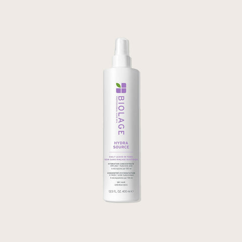 Spray capillaire hydratant BIOLAGE Hydra Source sans rinçage, flacon de 400 ml, pour cheveux nourris et rafraîchis.