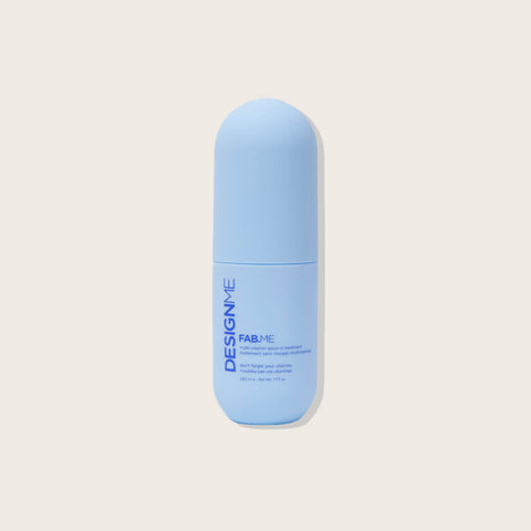 Traitement sans rinçage multivitaminé pour cheveux DESIGN.ME FAB.ME, flacon de 230 ml, cheveux brillants et nourris.