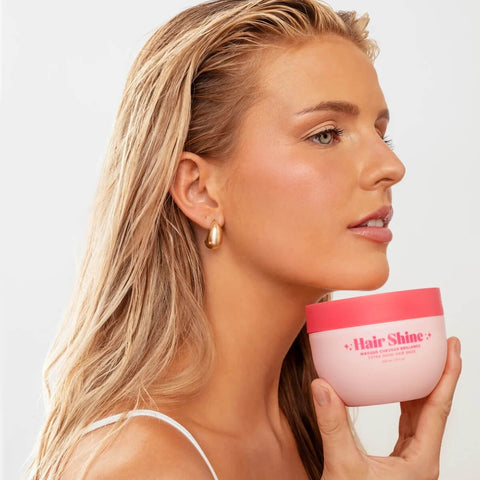 Masque pour cheveux Pixie Woo, soin de brillance capillaire, flacon de 238 ml, texture crémeuse pour cheveux éclatants.