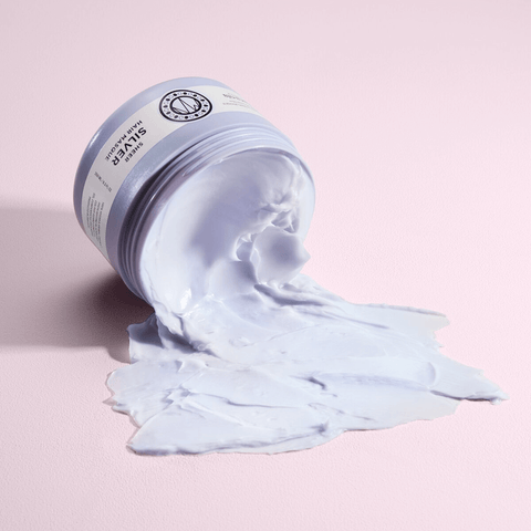 Masque capillaire neutralisant Sheer Silver de Maria Nila, 250 ml, pour cheveux blonds ou gris.
