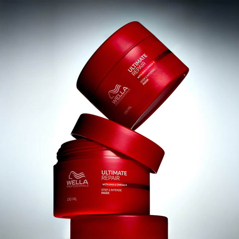 Masque capillaire réparateur Wella Professionals Ultimate Repair 150 ml pour cheveux abîmés, en pot blanc avec étiquette.