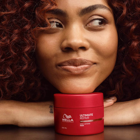 Masque capillaire réparateur Wella Professionals Ultimate Repair 150 ml, texture riche pour cheveux en soin intense.