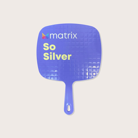 Miroir professionnel Matrix So Silver, design élégant avec cadre en métal argenté, idéal pour espaces de travail modernes.