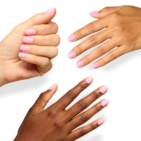 Vernis à ongles OPI XPRESS/ON Mod About You, taille courte, couleur rose pâle, application sur ongles naturels.
