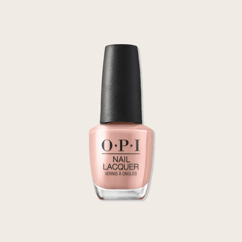 Vernis à ongles OPI France-y Seeing You Here dans un flacon de couleur rose pastel, prêt à être appliqué sur les ongles.