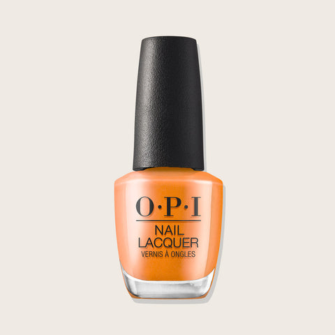 Vernis à ongles OPI Feelin' Fire NLS031 avec fini brillant, couleur rouge vif, application sur ongles longs et soignés.