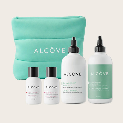 Coffret de fêtes pour cheveux de la marque Alcôve, routine boucles avec produits pour définir et embellir les boucles.