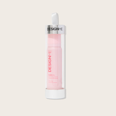Ornement des fêtes mousse PUFF.ME de Design.Me pour cheveux, contenent 60 ml, texture volumisante et légère.