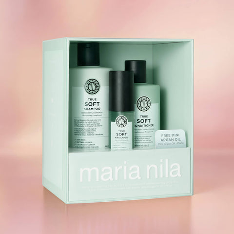 Coffret des fêtes Maria Nila True Soft pour cheveux, comprenant produits capillaires hydratants et nourrissants.