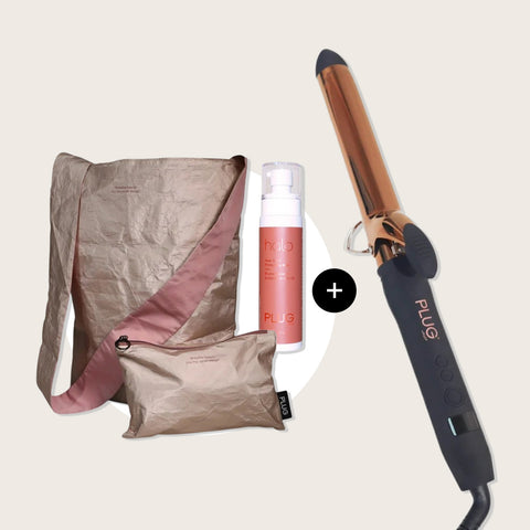 Offre promotionnelle de Plug By Must52 avec un fer à friser et deux accessoires gratuits, image du produit et accessoires inclus.