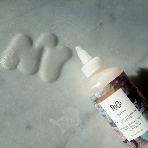 RINÇAGE DÉTOXIFIANT PEACHOLINE + KOMBUCHA TEACUP 