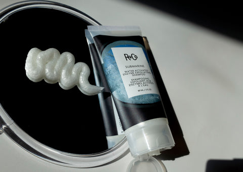 SHAMPOOING EXFOLIANT ENZYMES ACTIVÉS À L’EAU SUBMARINE 